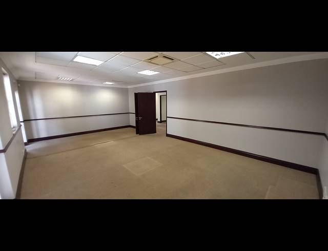 111M² OFFICE TO LET IN BRYANSTON
